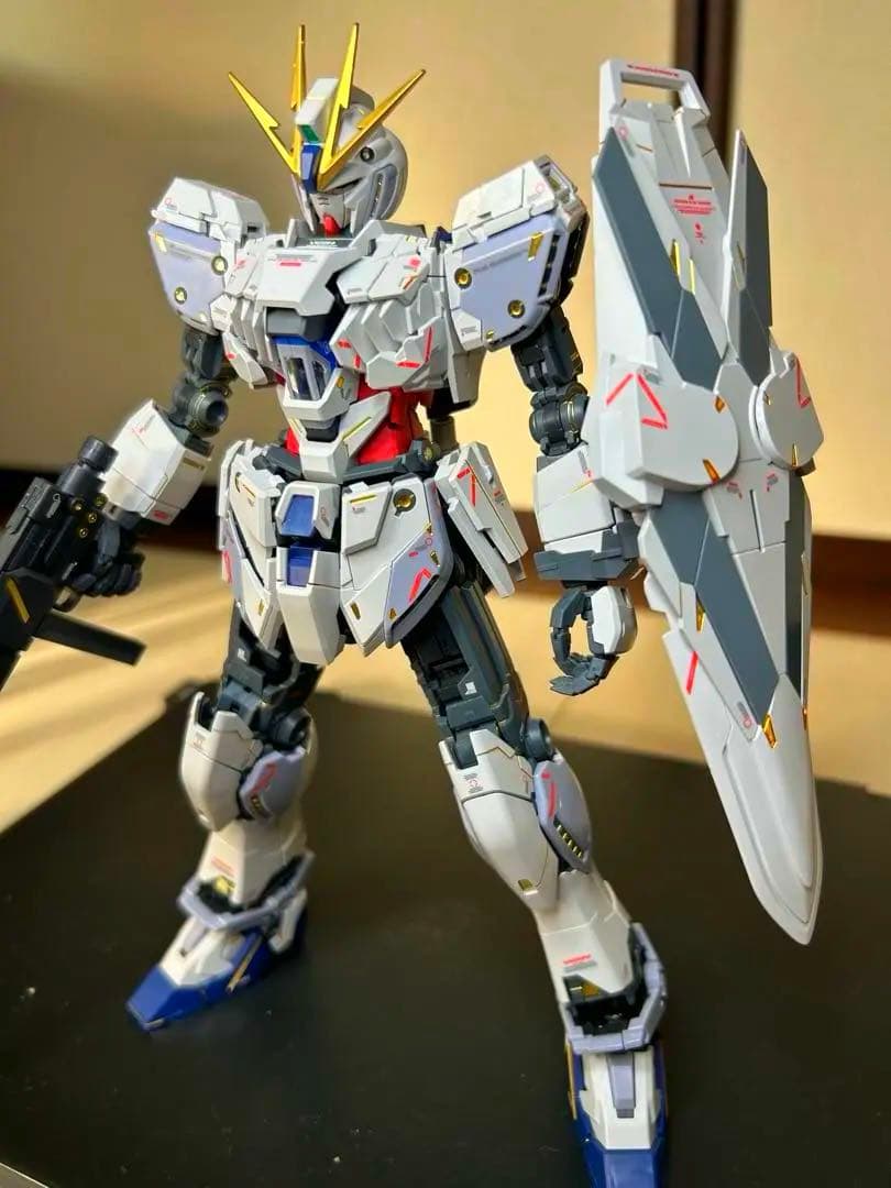 MG ナラティブガンダム&シナンジュスタイン　完成品　無塗装