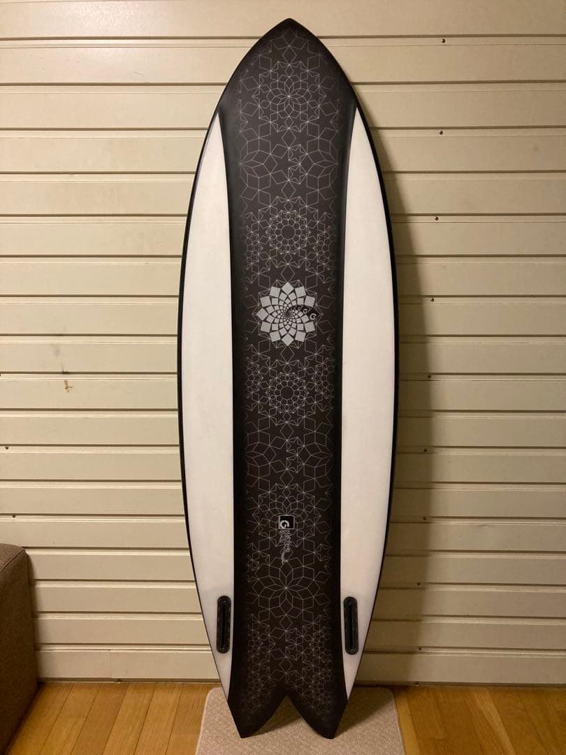 GMC Surfboards 5’6 RTT ラスタ•ツアーズ•ツイン　モデル