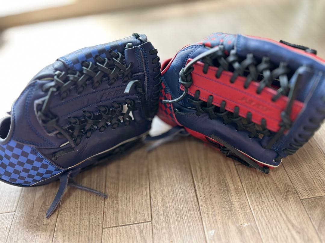 し*ま様 adidas 廃盤品　数量限定発売 ドット・デザイングローブ 赤と青２