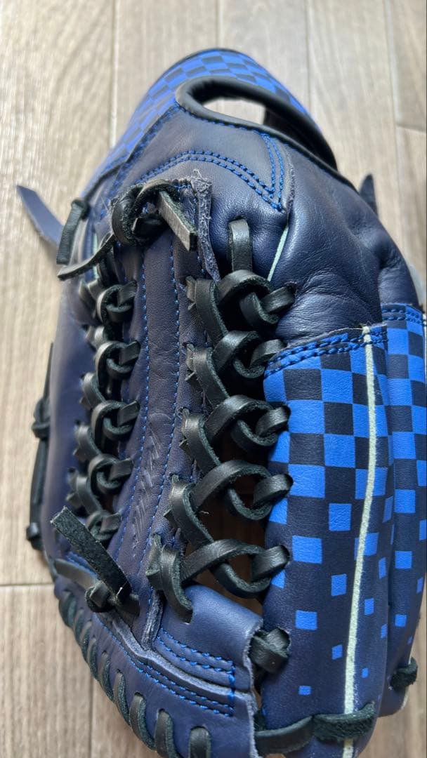 し*ま様 adidas 廃盤品　数量限定発売 ドット・デザイングローブ 赤と青２