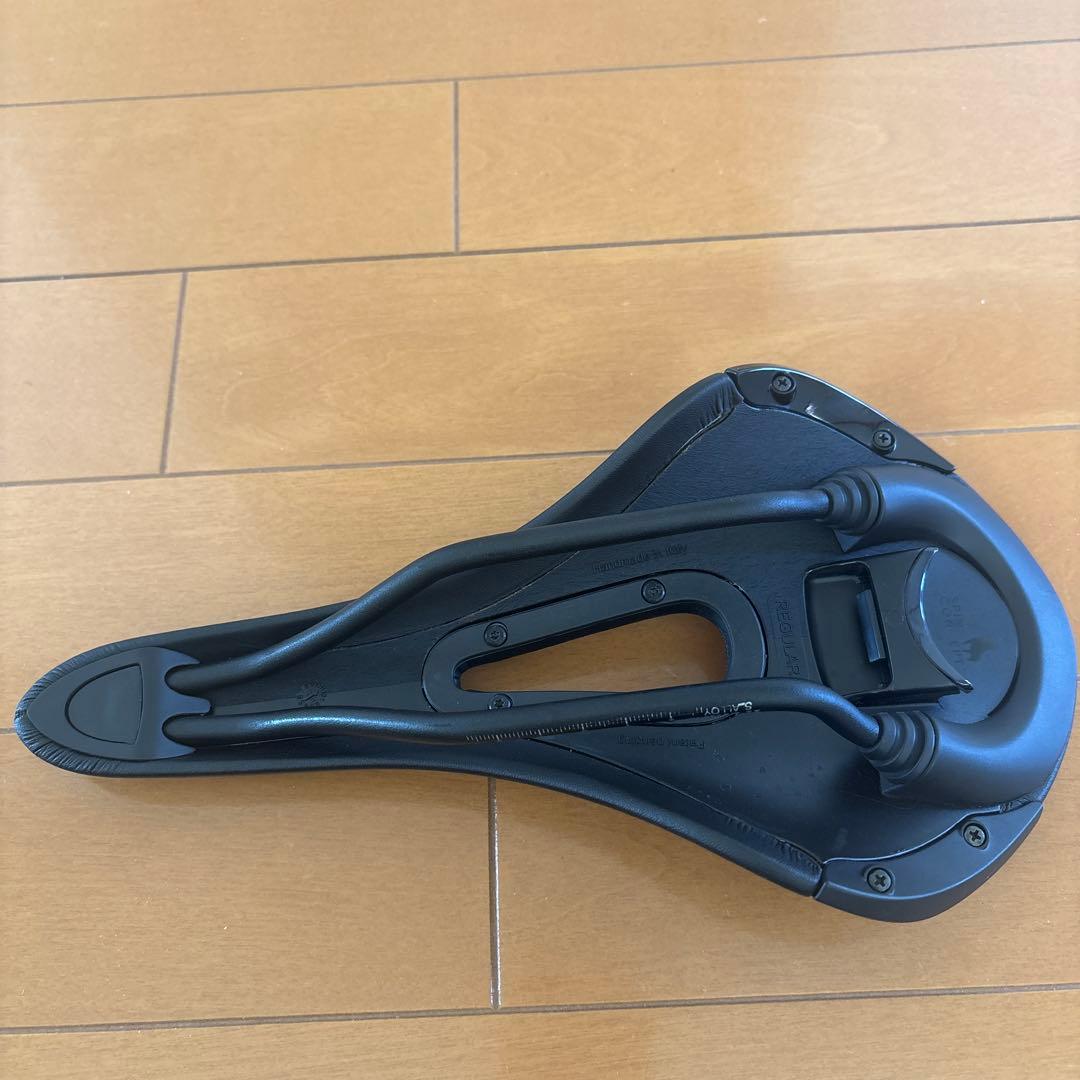 fizik Aero サドル 黒　ALIANTE.R5
