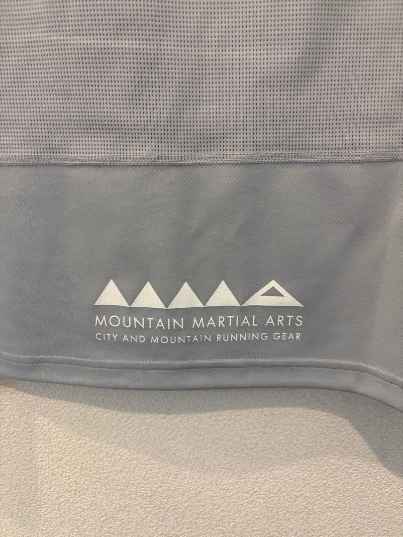 MOUNTAIN MARTIAL ARTS ランニング ユニセックス Tシャツ