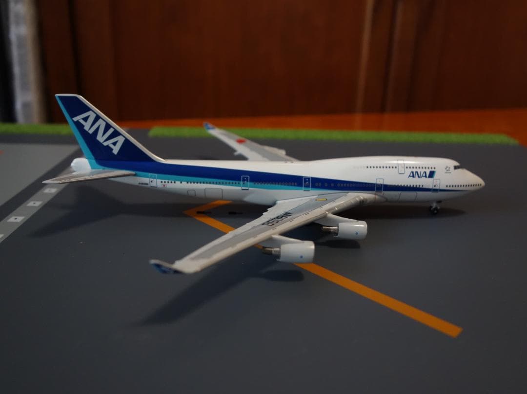 ANA　B747-400　JA8098　1：400