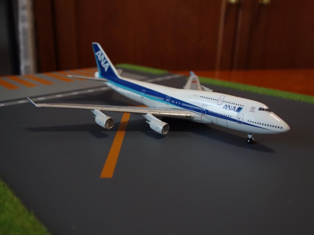ANA　B747-400　JA8098　1：400
