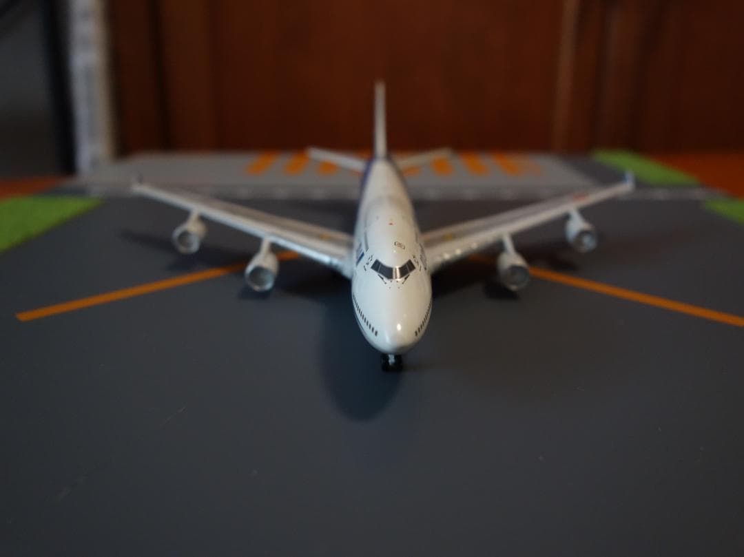 ANA　B747-400　JA8098　1：400