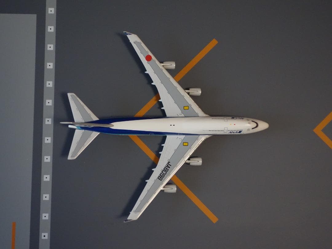 ANA　B747-400　JA8098　1：400