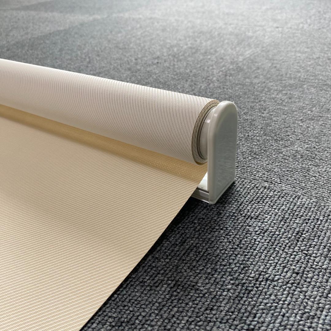 (KP048)【美品】防炎ロールスクリーン 幅130cm 丈160cm