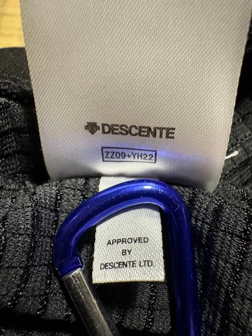 美品　デサント　DESCENTE　トレーニングパンツ　サイドライン　Ｏサイズ