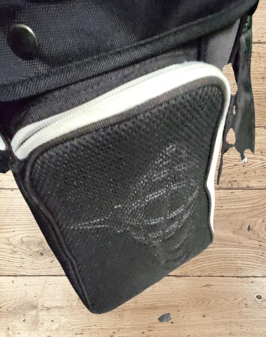 送料無料/美品　BEAMS GOLF ゴルフバッグ・スタンド式キャディバッグ
