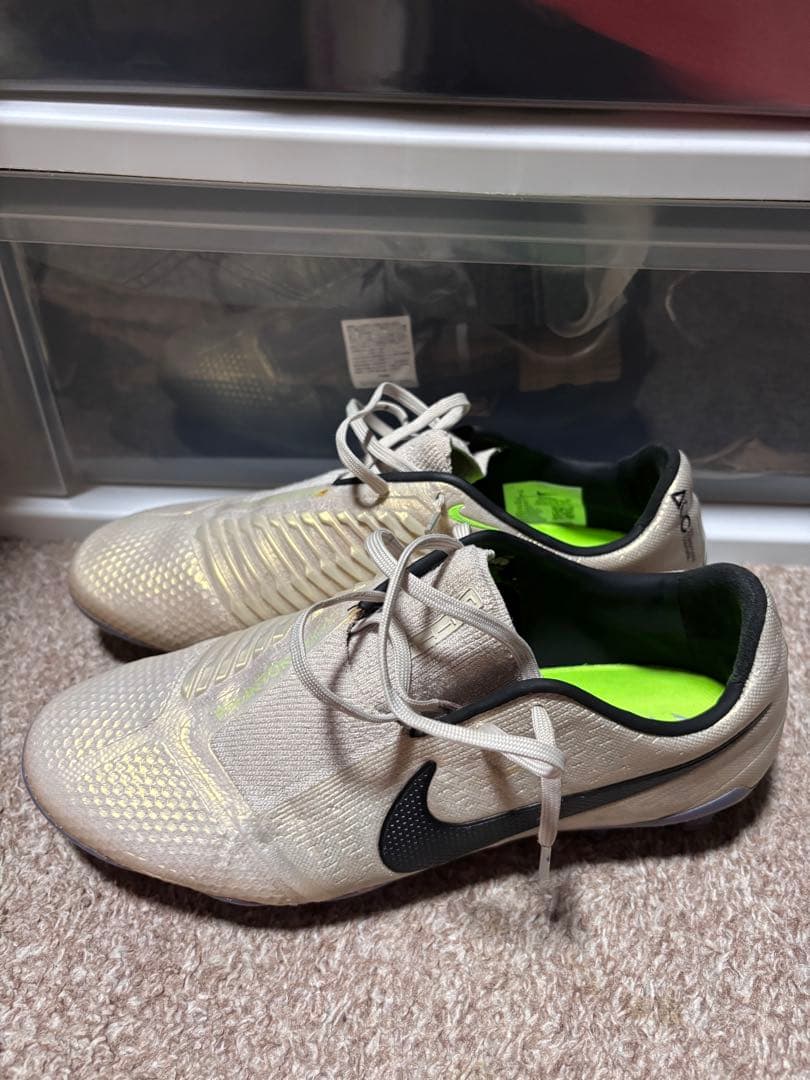 Nike ファントムビジョン　FG 26センチ