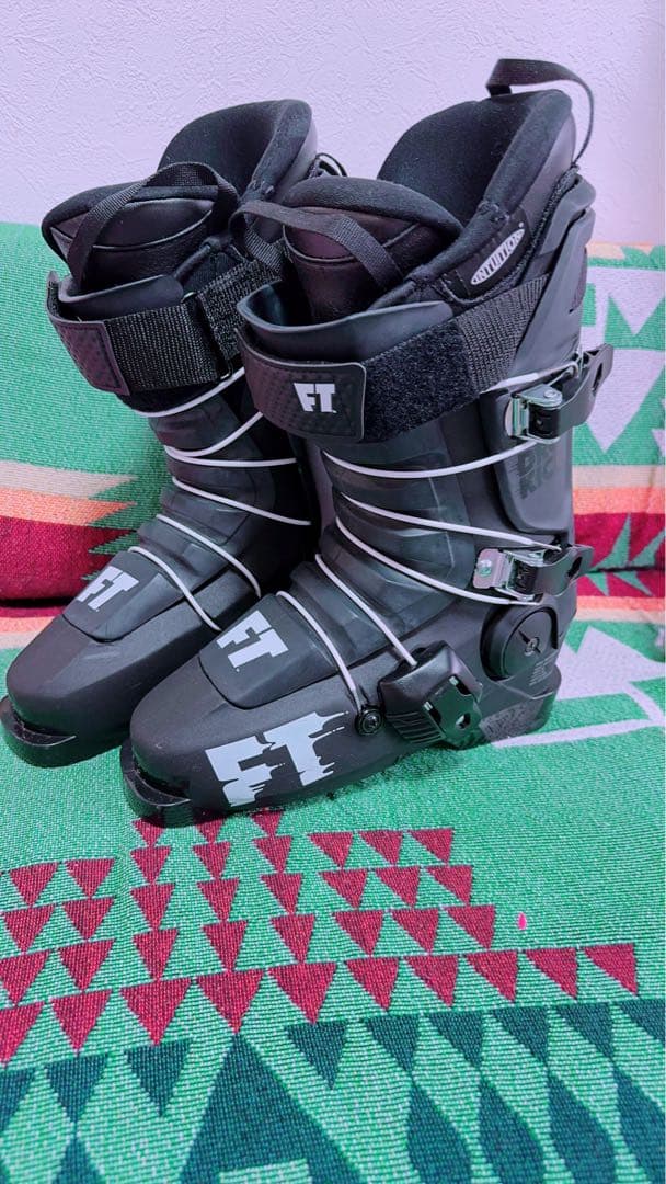 F T 23.5センチ　スキーブーツ　値下げ可能