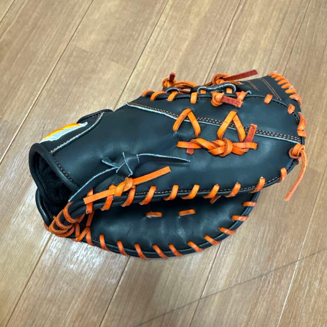 未使用 グロム（GLOM）軟式ファーストミット 湯もみ型付け済み