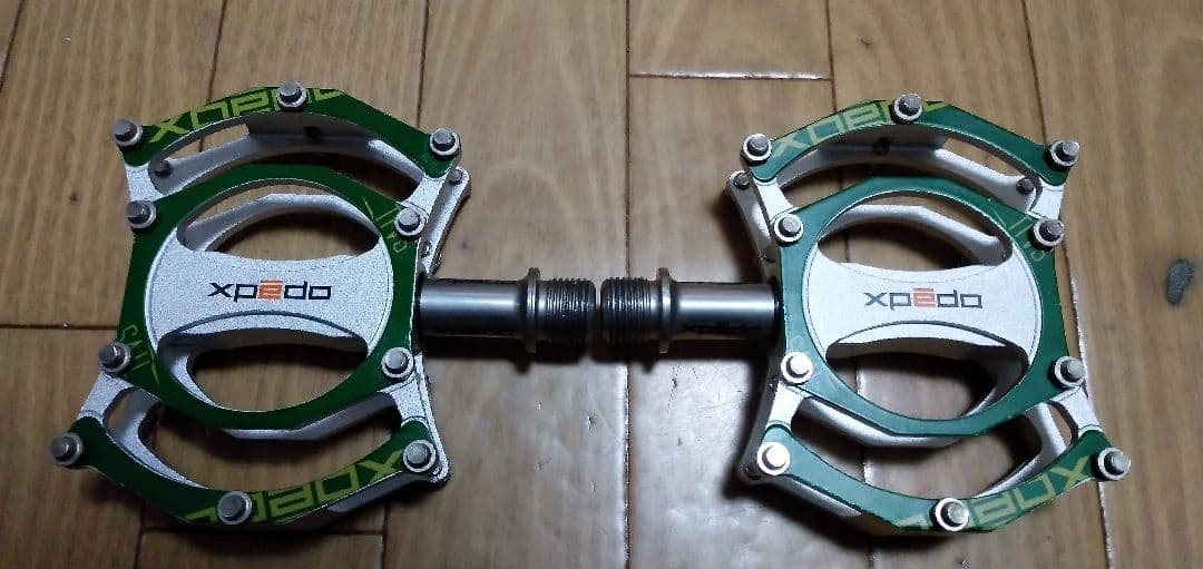 XPEDO フラットペダル XCF07AC シルバー/グリーン
