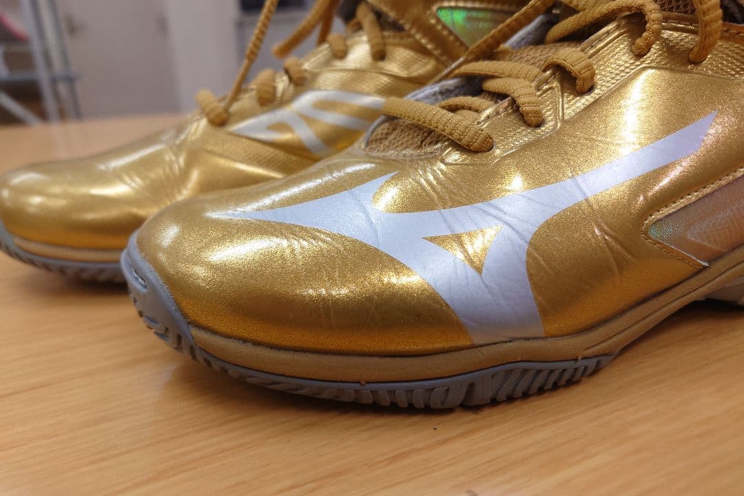 着用3回☆ミズノ ウエーブダイバース 20th ダンスシューズ 25cm 金