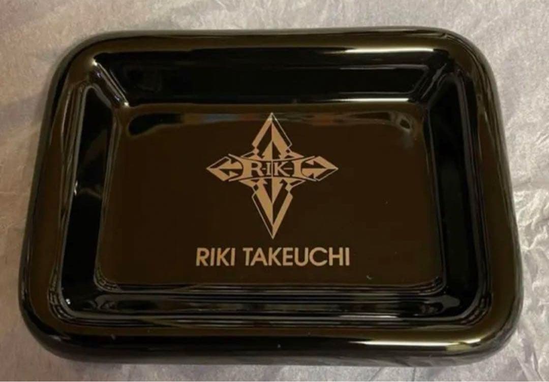 RIKI TAKEUCHI   リキタケウチ　竹内力　小物プレート　ステッカー
