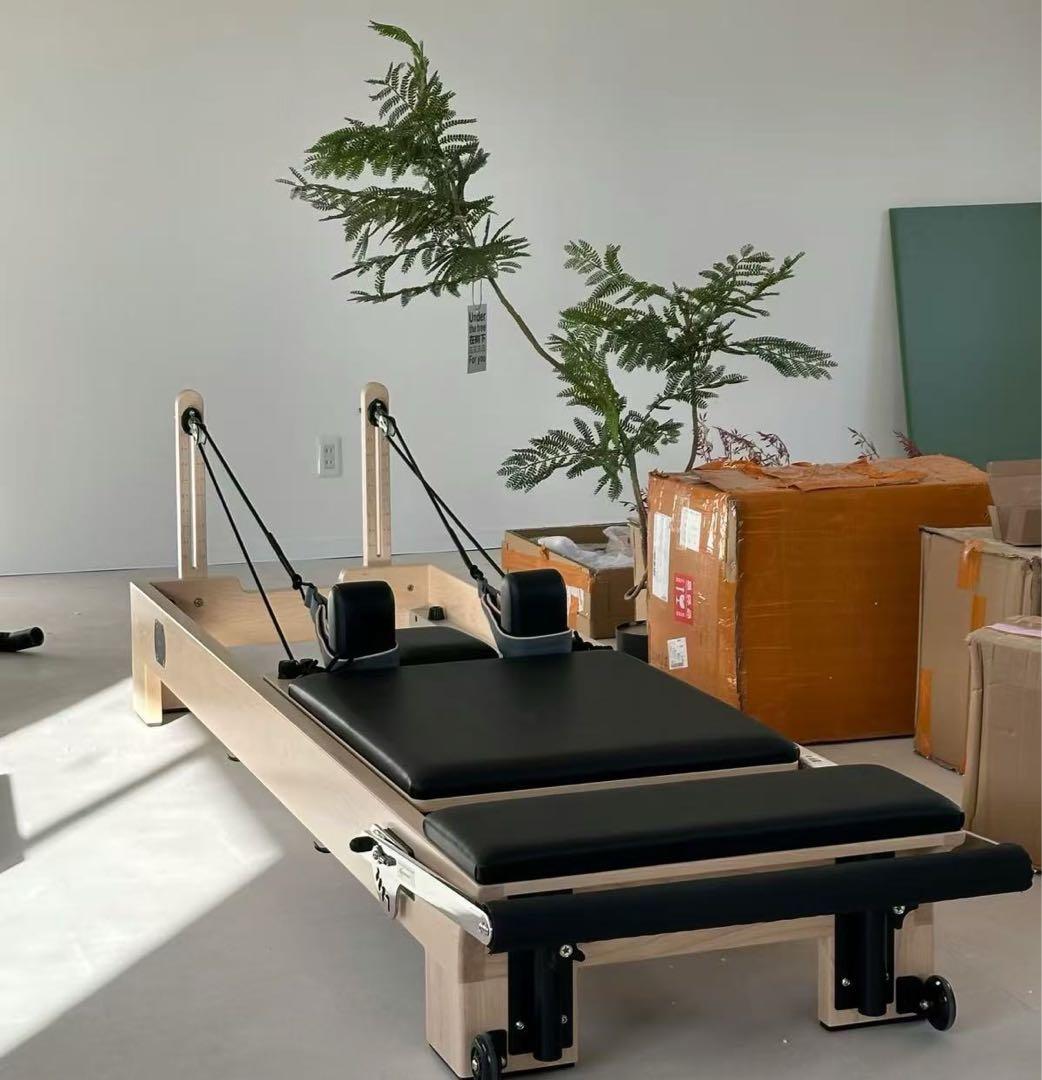 木製ピラティスリフォーマー（Pilates ) スタジオ用本格モデル
