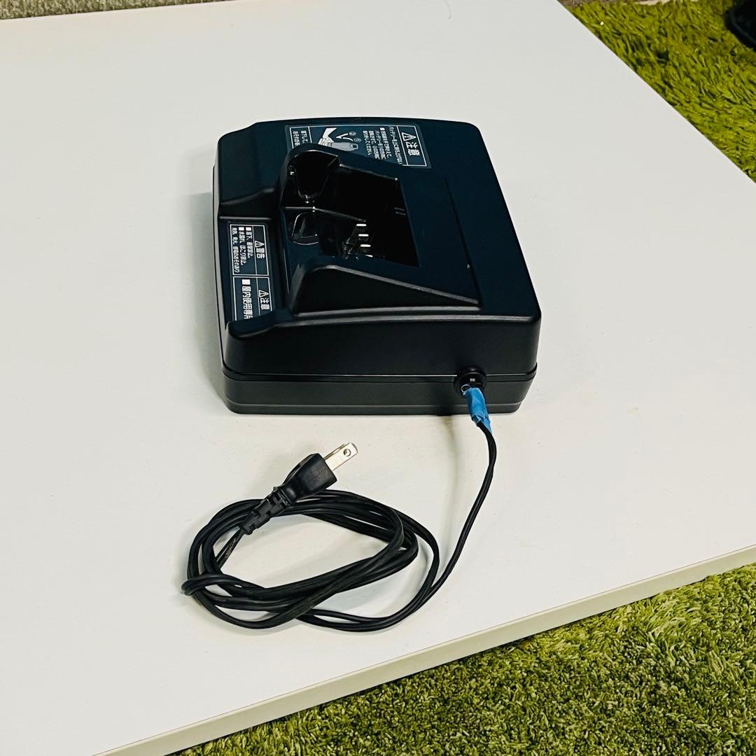 Panasonic電動自転車　バッテリー充電器　品番NKJ069Z1動作品