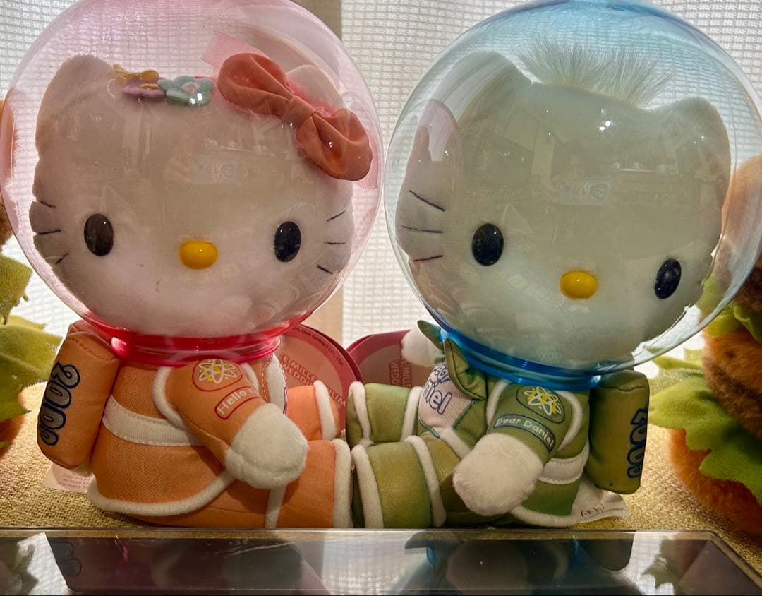 サンリオハローキティ&ビッグマックぬいぐるみ&ハッピーセットおまけ&ピンバッジ