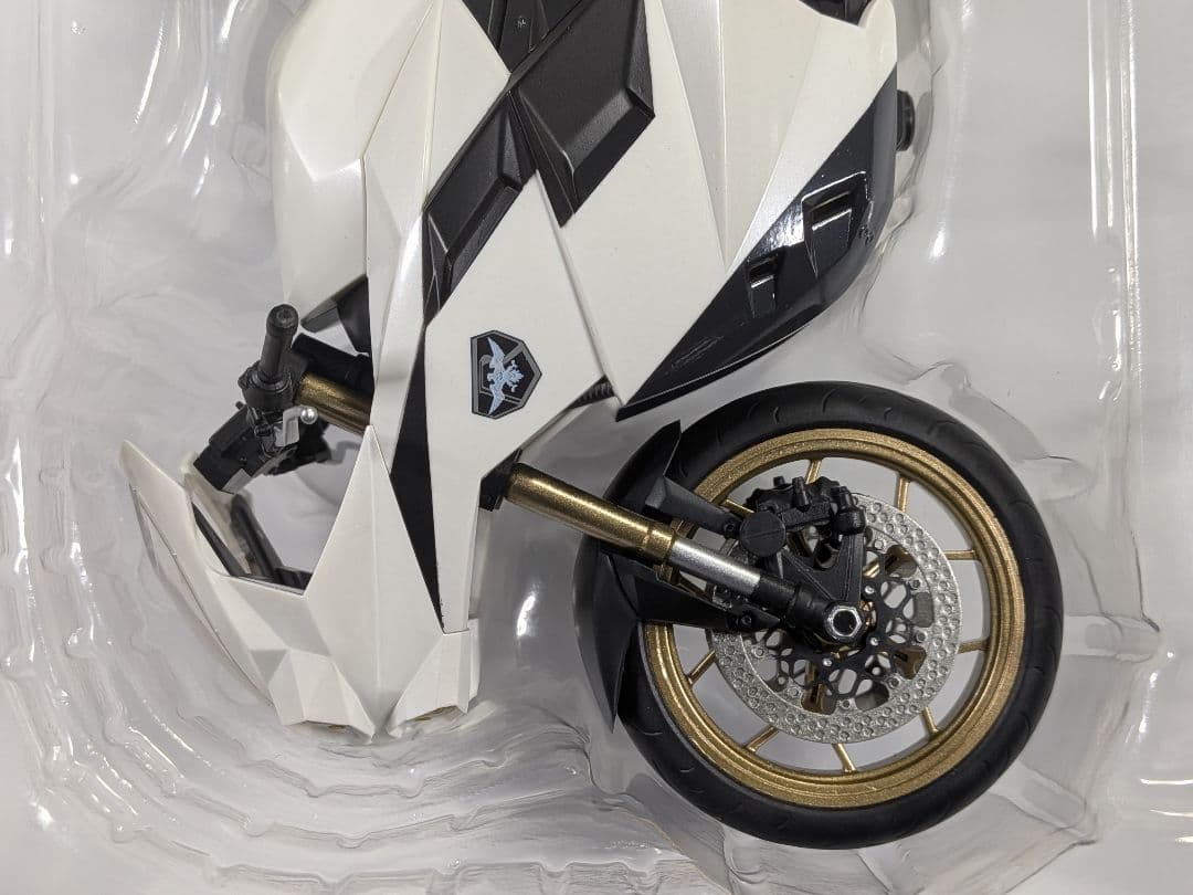 S.H.figuarts 大量発生型相変異バッタオーグ&バッタオーグ用サイクロン