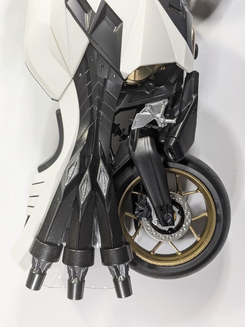 S.H.figuarts 大量発生型相変異バッタオーグ&バッタオーグ用サイクロン