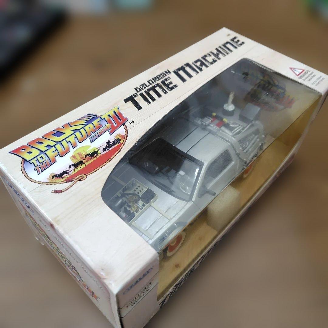 DeLorean Time Machine 1:24　バックトゥーザフューチャ