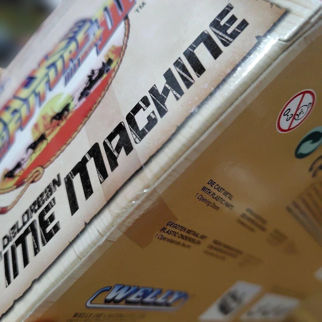 DeLorean Time Machine 1:24　バックトゥーザフューチャ