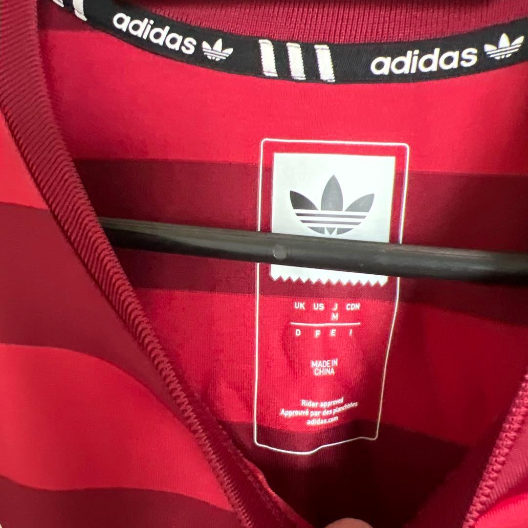 adidas ストライプ 赤 シャツ 海外