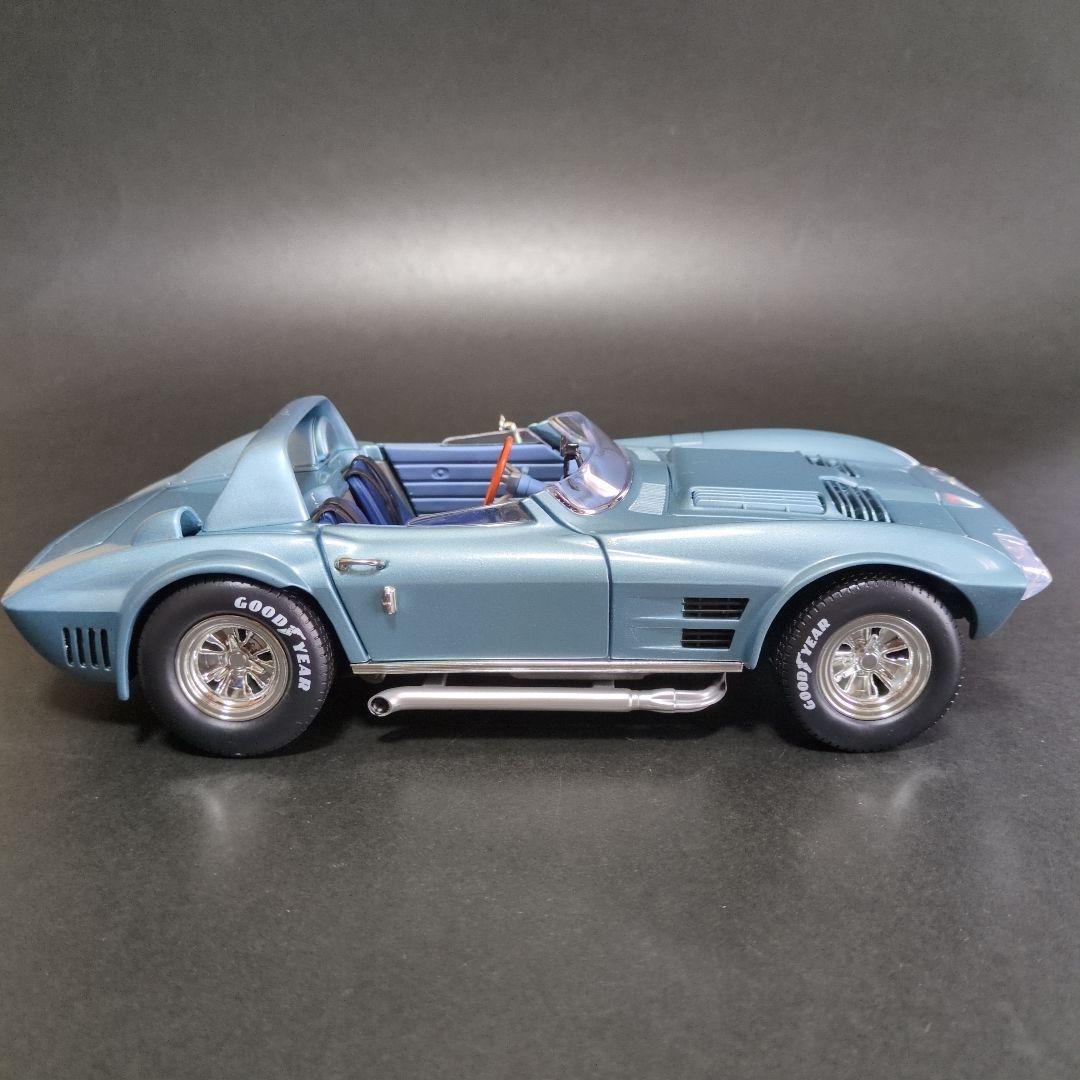 1/18ミニカー　シボレー コルベット グランドスポーツ