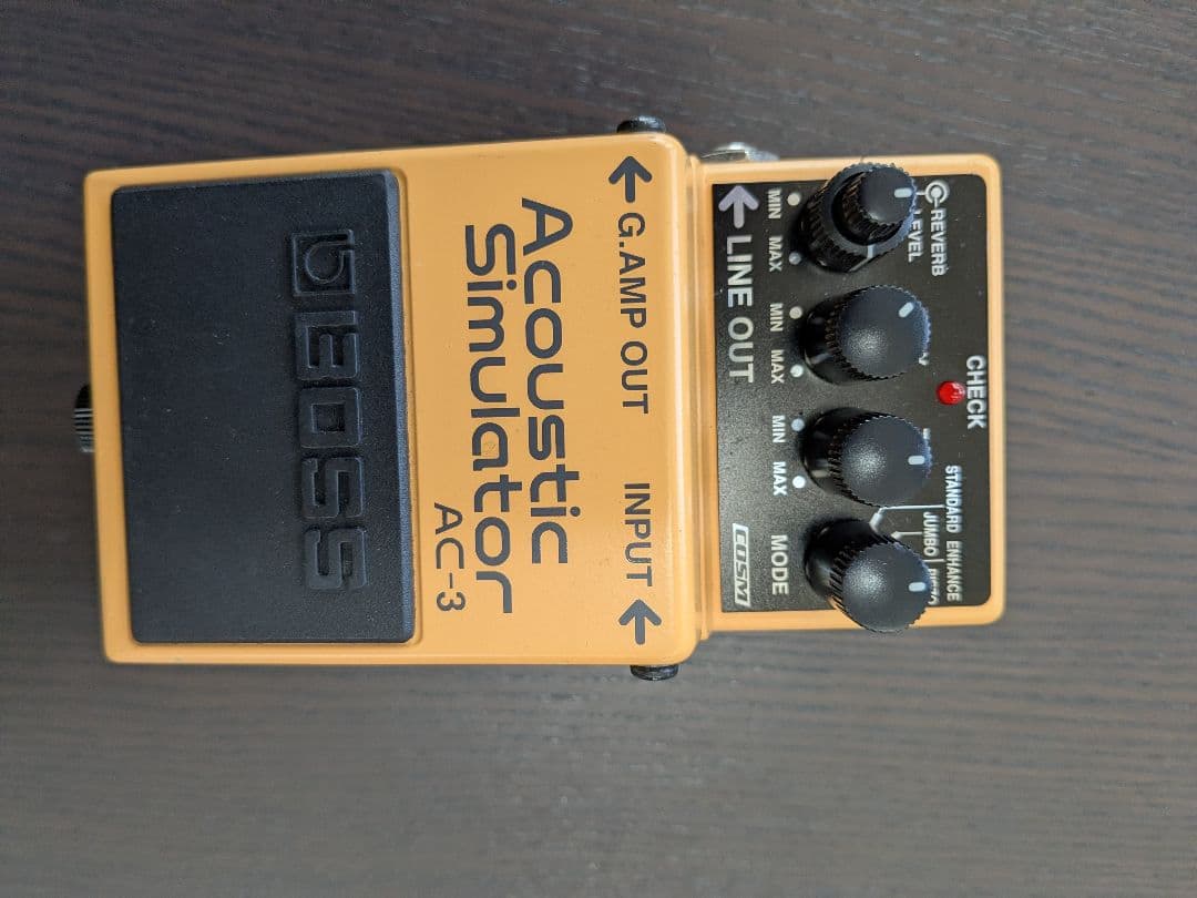 BOSSのエフェクター　アコースティックシュミレーター　中古美品