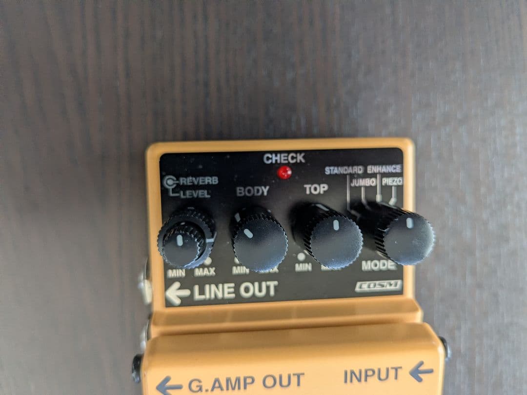 BOSSのエフェクター　アコースティックシュミレーター　中古美品