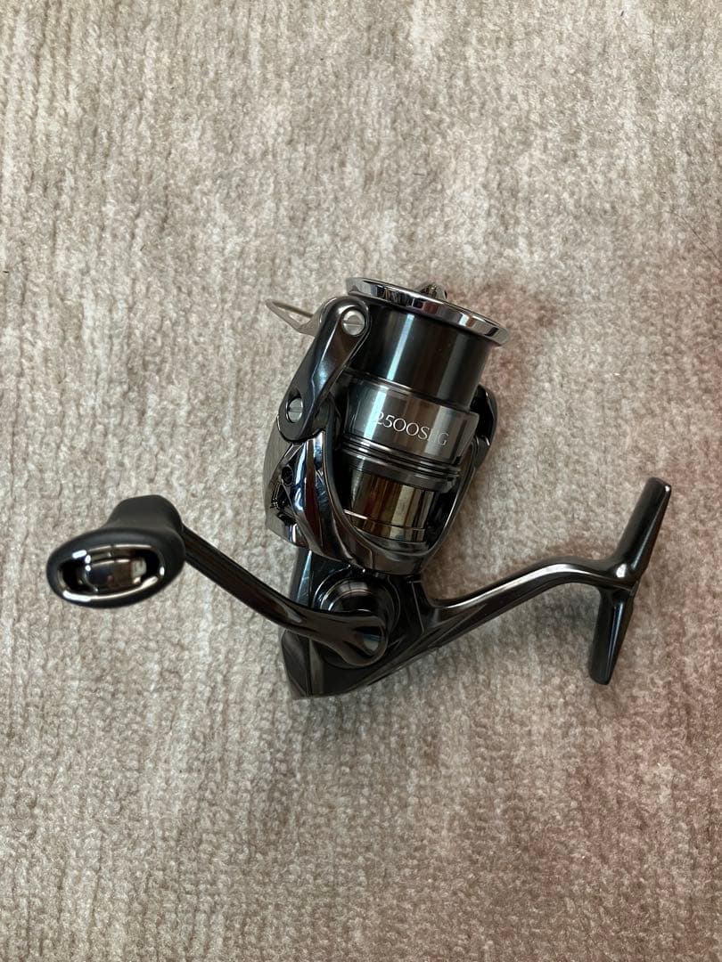 【シマノ】24ツインパワー 2500SHG（淡水のみ使用品）
