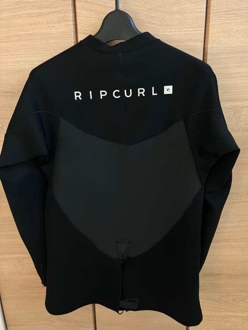 Rip Curl タッパー ブラック 1.5mm