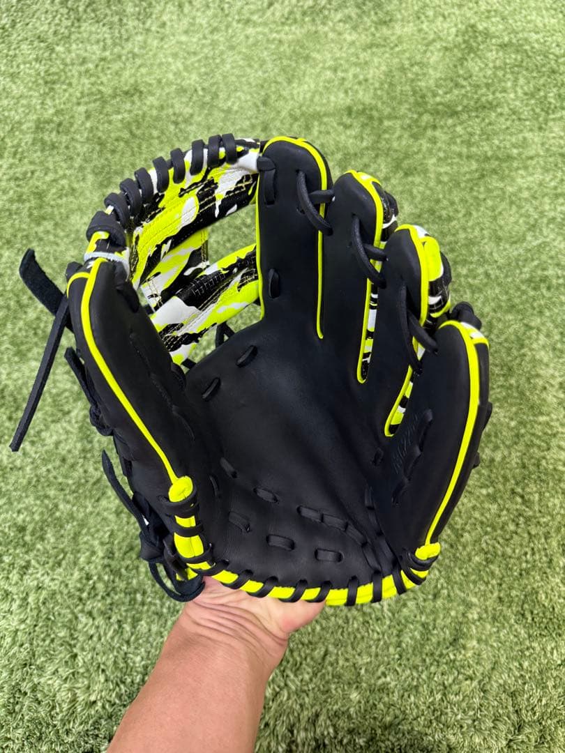 ✨超貴重✨Under Armour グローブ迷彩 内野手用 軟式グローブ