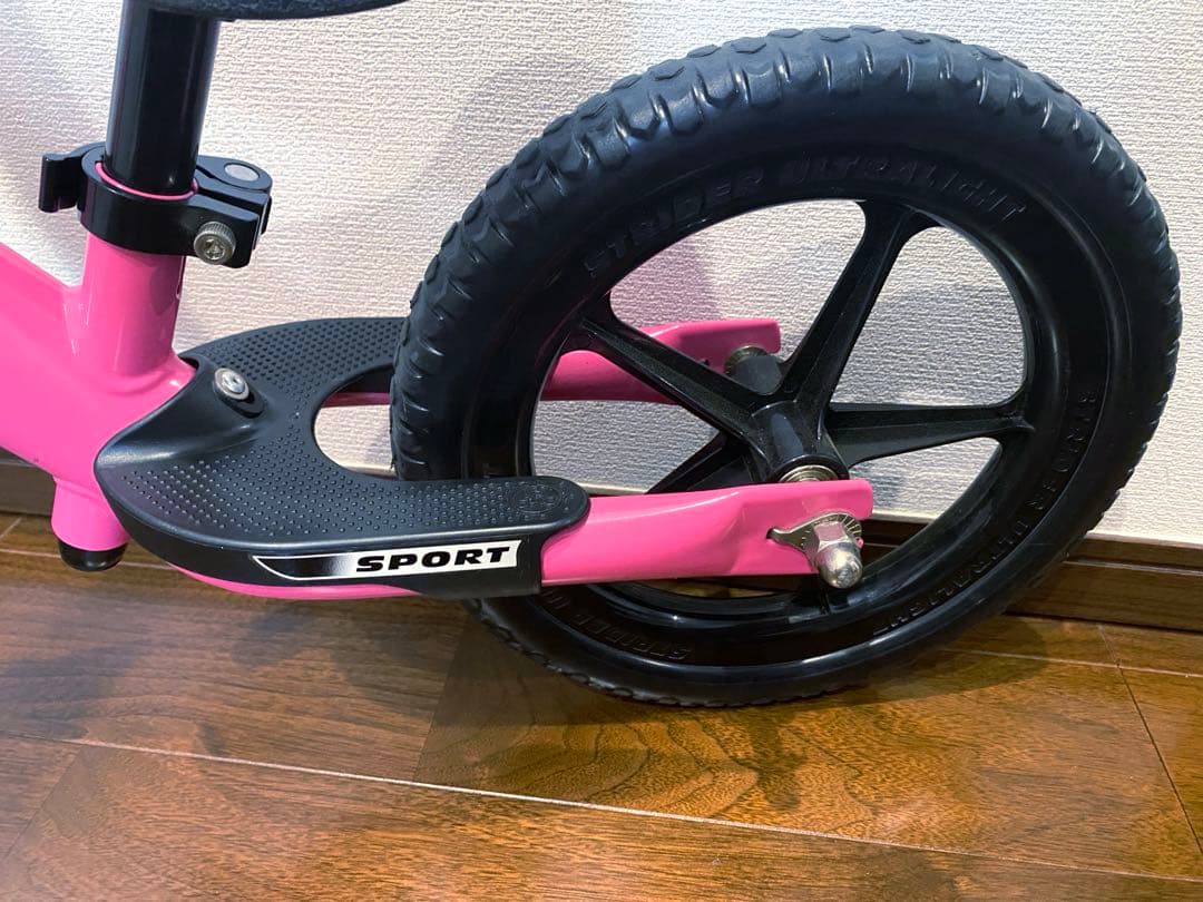 【美品】ストライダースポーツモデル　12インチ　ピンク