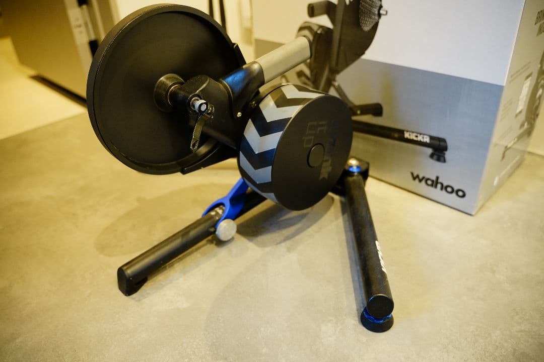 Wahoo KICKR V4 スマートバイクトレーナー