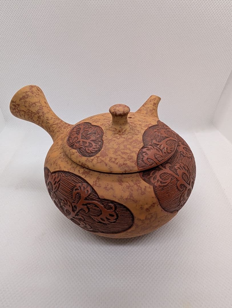 【未使用・保管品】常滑焼　瞬園　唐草雲彫急須　250cc 名工　工芸品　木箱