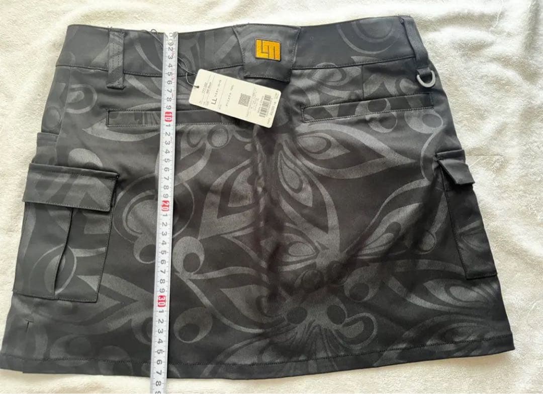 【新品タグ付き】LoudMouth LL 総柄　花柄　スカート ブラック
