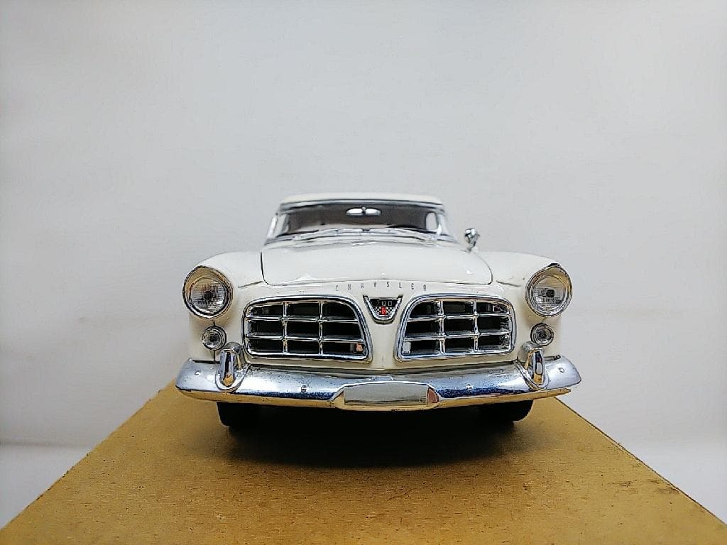 マイスト 1/18 クライスラー 300B (1956) ダイキャストモデルカー