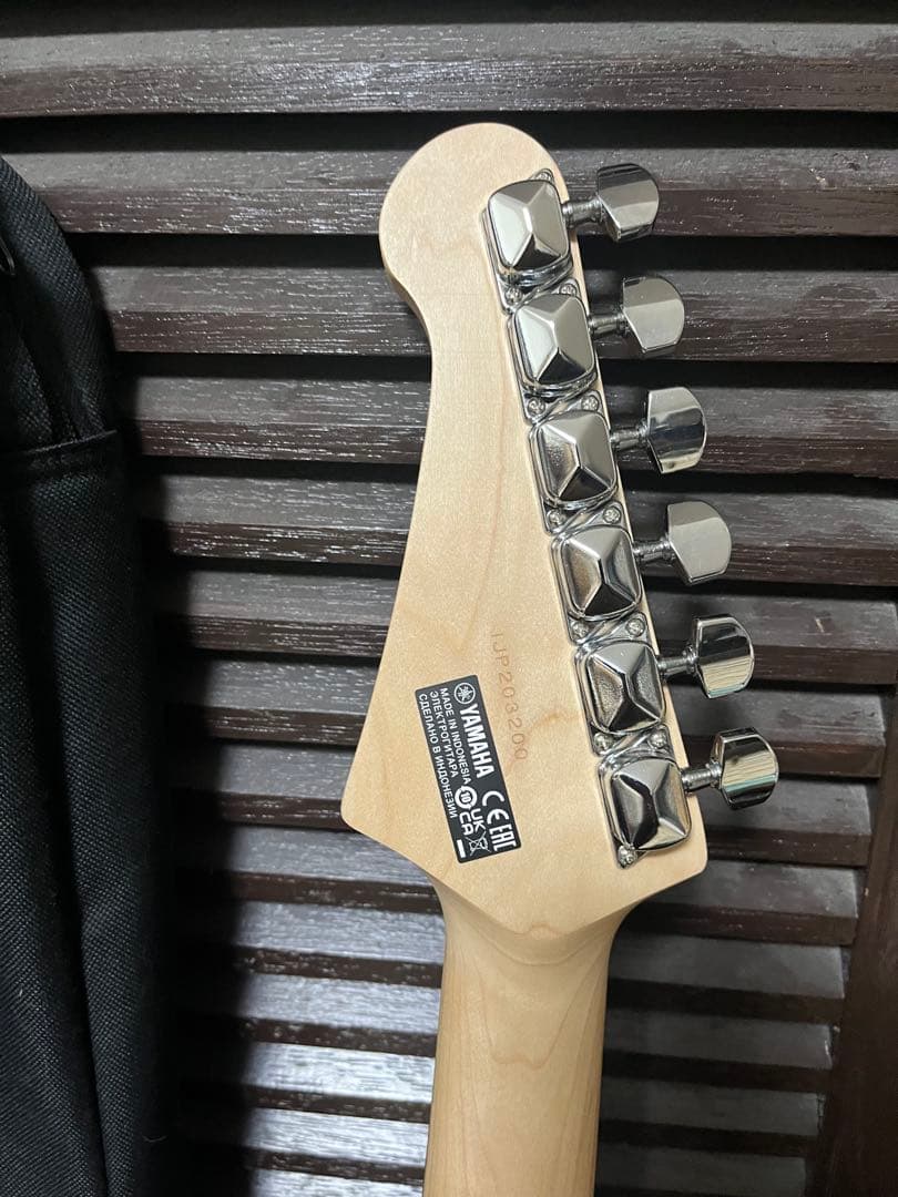 YAMAHA PACIFICA012 HSS ダークブルーメタリック