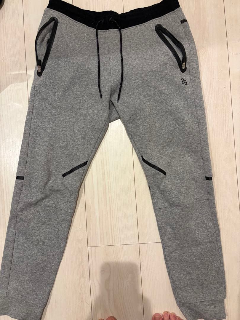 パーリーゲイツロゴ付きスリムフィットパンツ グレー美品サイズ5