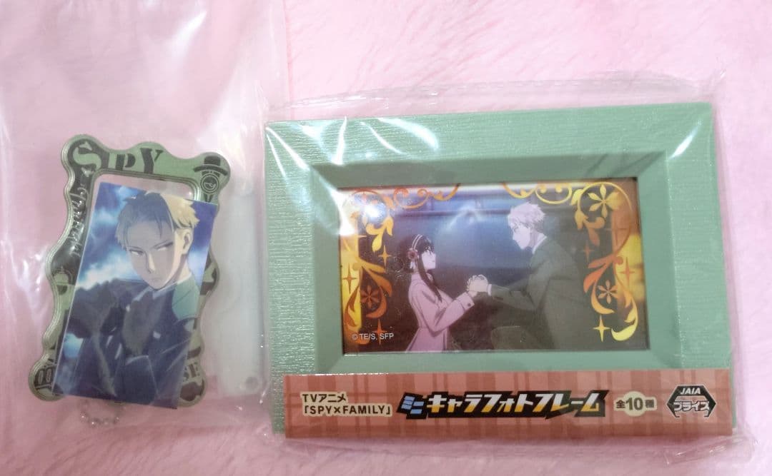 非売品★アーニャ スパイファミリー フィギュア ぬいぐるみ キーホルダー バッジ