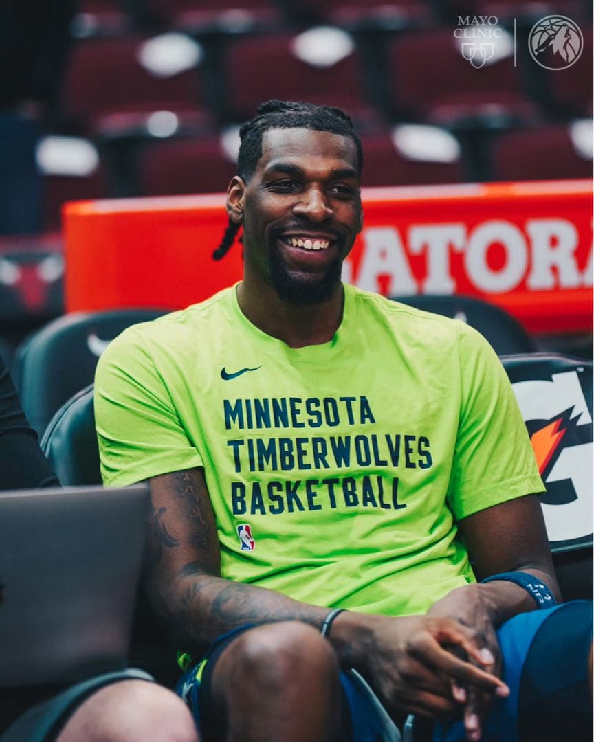 ナイキティンバーウルブズ NBA 選手支給品プラクティスロングTシャツMサイズ