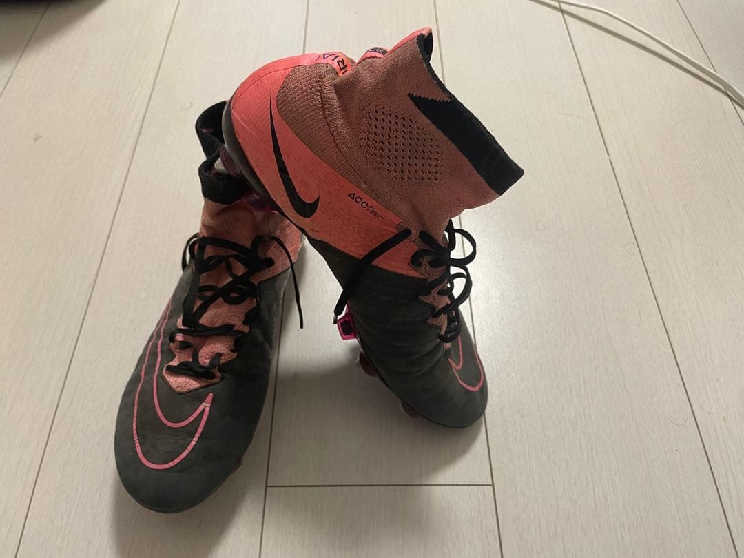 Nike ACG サッカーシューズ 黒/ピンク