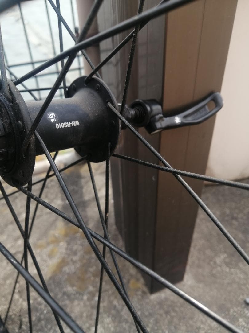 シマノ　ホイル　WH-RS010　　中古品