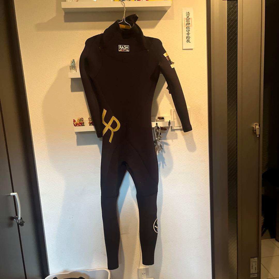 ウエットスーツ、ノンジップ　レディース4m×2.5mフルオダー　Mぐらいです