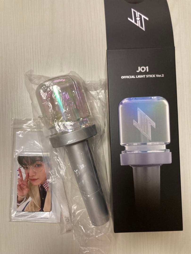 JO1 OFFICIAL LIGHT STICK Ver.1、2とストラップ