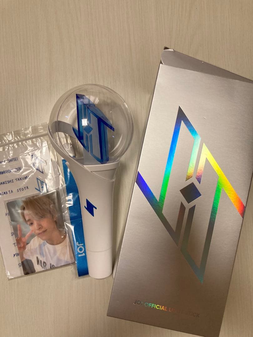 JO1 OFFICIAL LIGHT STICK Ver.1、2とストラップ