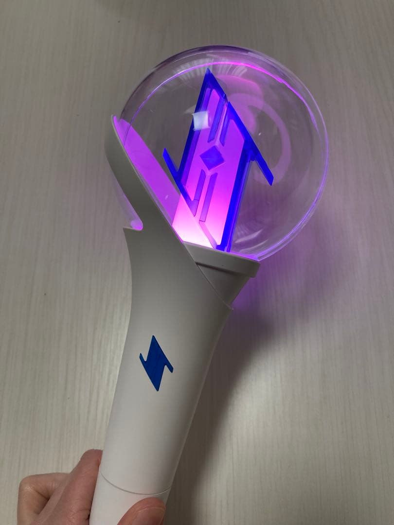 JO1 OFFICIAL LIGHT STICK Ver.1、2とストラップ