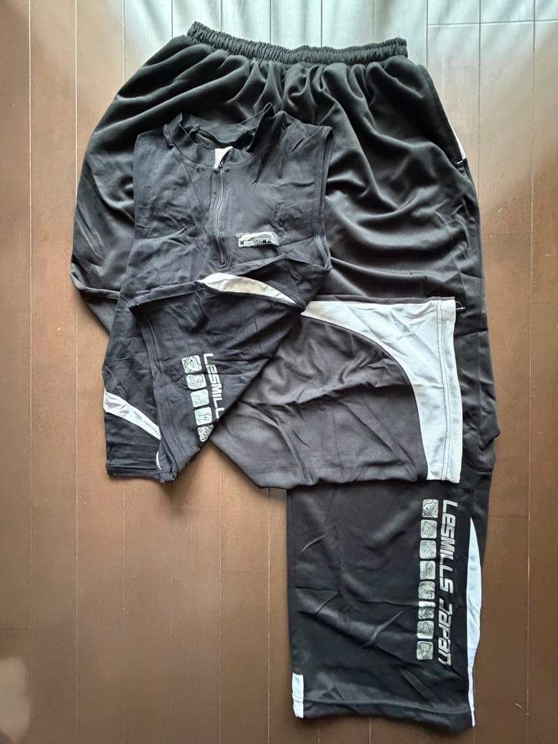 【美品】レスミルズ ロングパンツ+カットソー（黒×白）