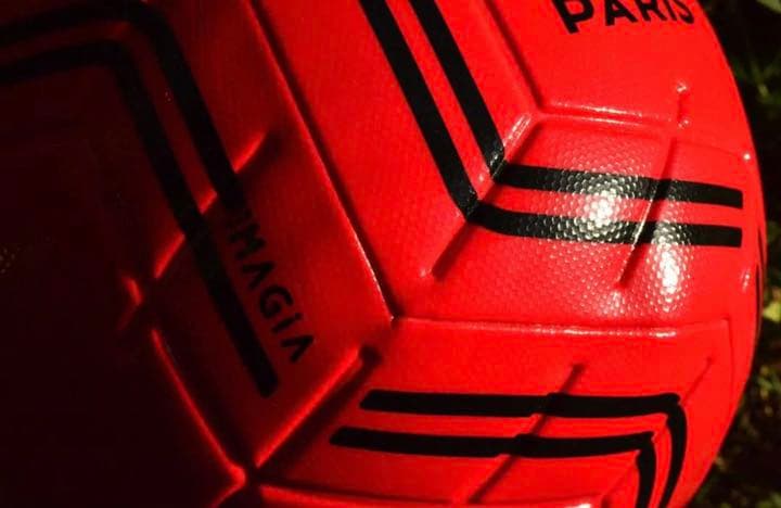 ナイキサッカーボール（５号球）マジア・ジョーダン・PSG